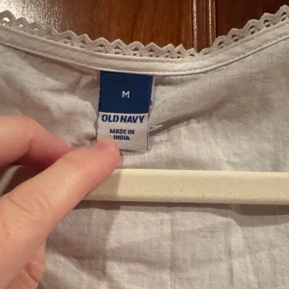 Old Navy White Sleeveless Tank with Ruffle Hem - Picture 4 of 6